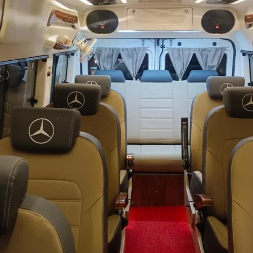 9 Seater Force Urbania on Rent